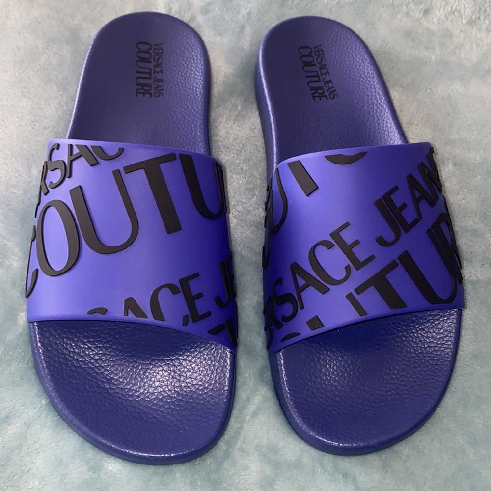 Versace men poolside slides.